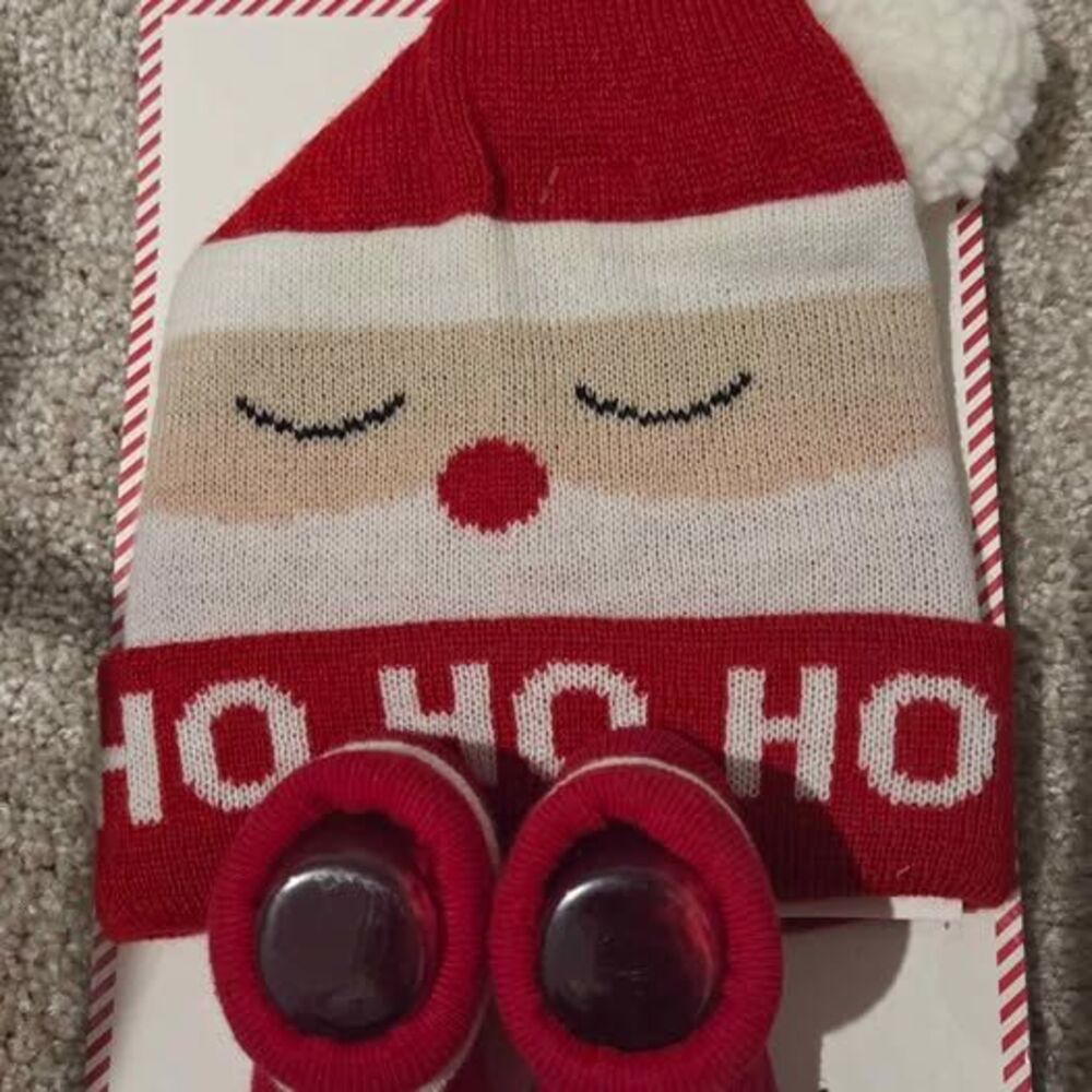 Baby holiday hat & bootie set, santa toy - Picture 2 of 6